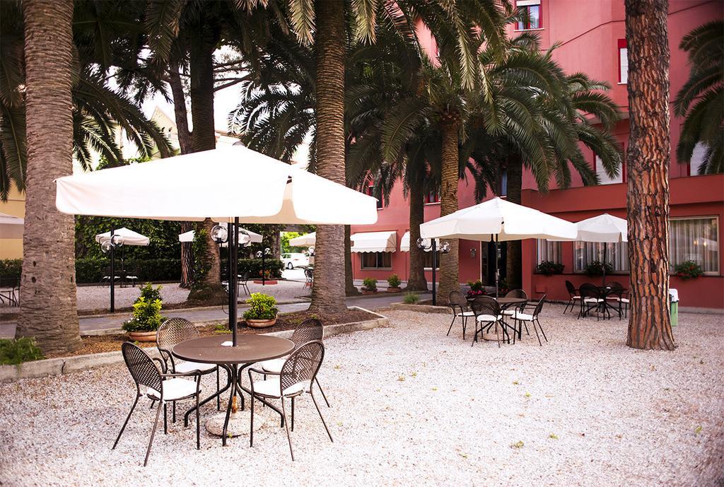 Hotel Palme Μοντερόσο αλ Μάρε Εξωτερικό φωτογραφία