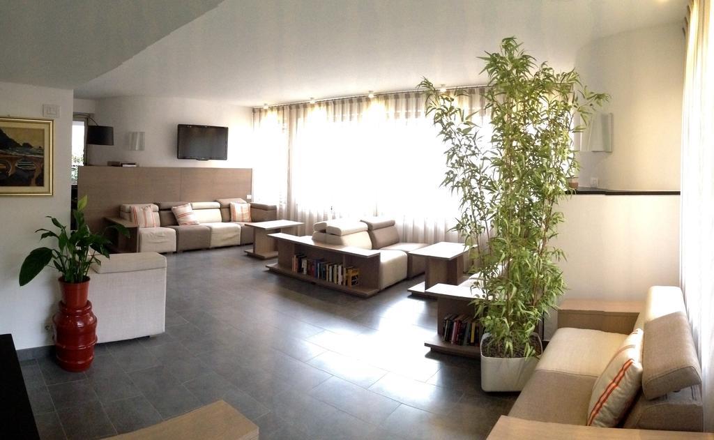 Hotel Palme Μοντερόσο αλ Μάρε Εξωτερικό φωτογραφία