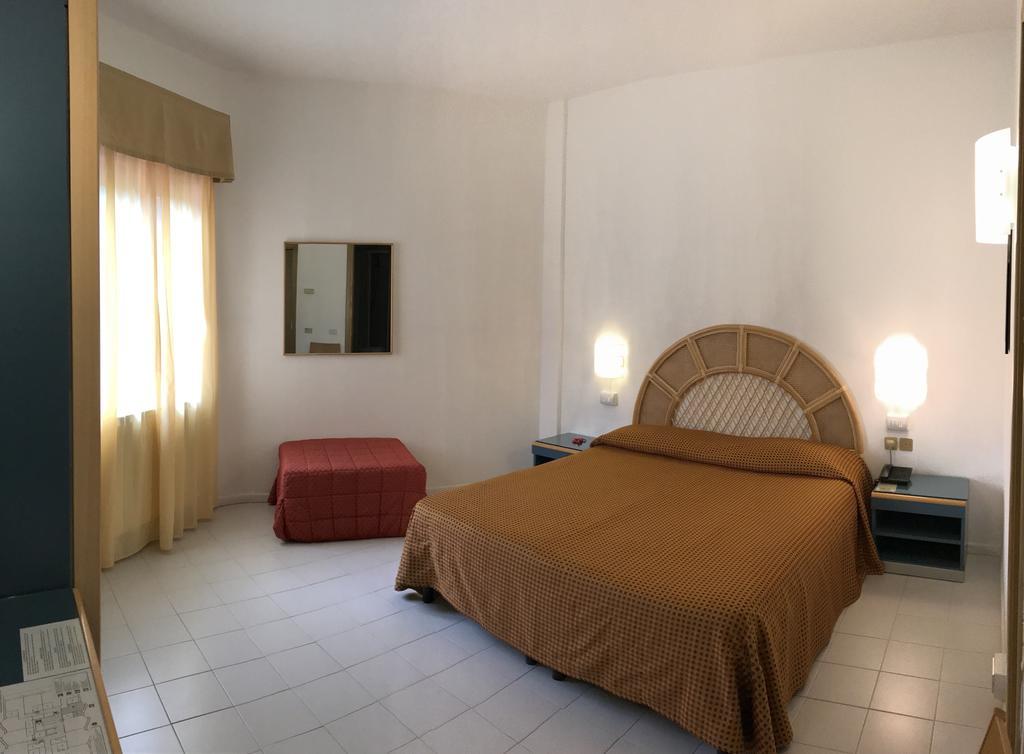 Hotel Palme Μοντερόσο αλ Μάρε Εξωτερικό φωτογραφία
