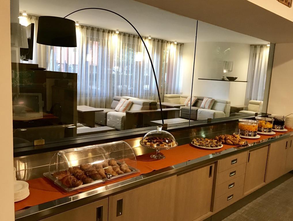 Hotel Palme Μοντερόσο αλ Μάρε Εξωτερικό φωτογραφία