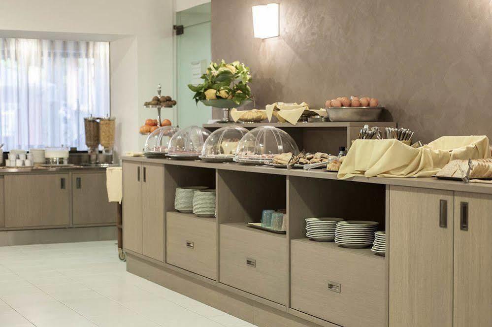 Hotel Palme Μοντερόσο αλ Μάρε Εξωτερικό φωτογραφία